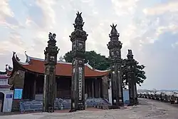 Kẻ Chèm communal hall