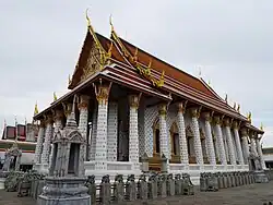 From 1779 to 1785 it was housed near Wat Arun, Thonburi
