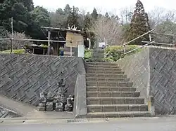 Ichijō Tadayori's grave in Fujikawa, Yamanashi Prefecture