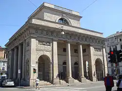 One of the Porta Venezia booths in Milan, sandwiched between Corso Venezia and Corso Buenos Aires