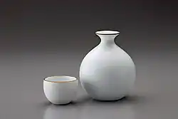 White Strings Ware Round Sake Set (1977)