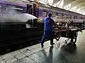 Washing a train, Hua Lamphong