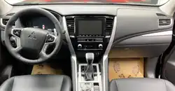 Interior (first facelift)