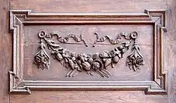 A festoon, a widely used ornament in Ancient Greek, Roman, Baroque and Neoclassical