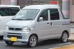 Facelifted Daihatsu Hijet Deck-Van (S200W, 2001-2004), a cargo mixed-use derivative of the Hijet Cargo