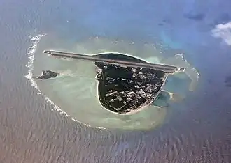 Rocky Island (left) connected to Woody Island (right) in 2009.
