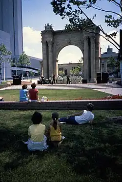 In Arch Park (1980–1999)