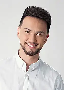 An image of Billy Crawford.