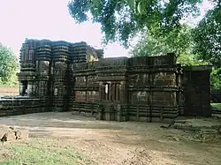 Ruined fortress, Budhalinga Temple