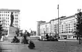 Stalin monument in April 1953 in the context of newly erected buildings on Stalinallee