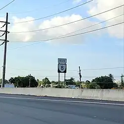 Westbound sign near Parque Escorial