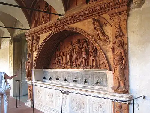The washbasin of the small cloister (about 1450–1475).