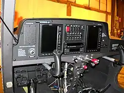 Cessna 162 Skycatcher instrument panel
