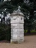 Chiswick House, Sphinx on gateway pillar