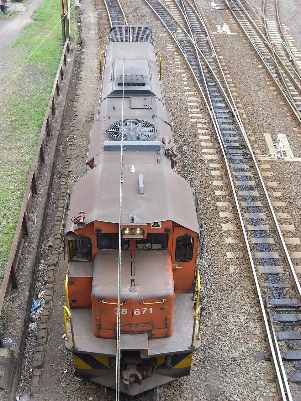 Overhead view of no. 35-671 at Mason's Mill, Pietermaritzburg, 8 November 2011
