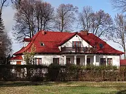 Former manor house in Dąbrowica