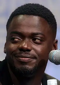 A photograph of Daniel Kaluuya at the 2017 San Diego Comic-Con
