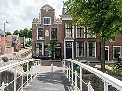 Numerous footbridges in the centre