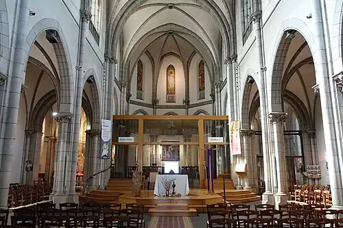 THe choir with the two apse chapels