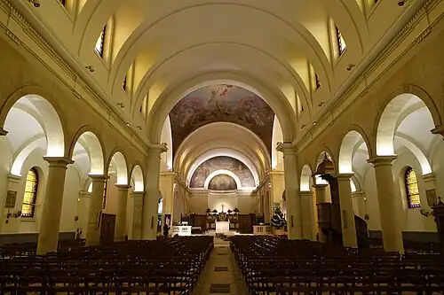 The nave facing the choir