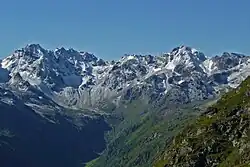 View at the Garneratal and the historic Tübinger Hütte.