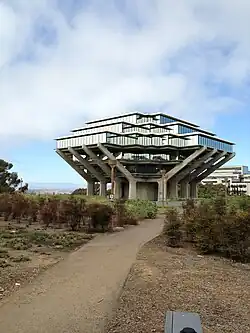 Geisel Library, San Diego, California, US, by William Pereira, 1970[282]