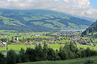Giswil and Sarnersee as seen from Brünigstrasse in August 2016