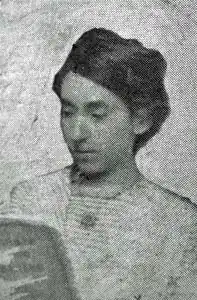 Black and white newspaper image of a young Isabel Andreu de Aguilar.