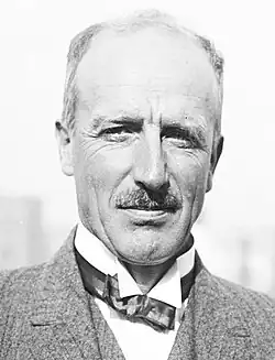 In 12 Metre: , Johan Anker