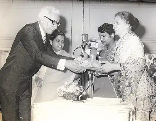 Judah Reuben Accepting the Shiv Chhatrapati Award for services rendered to sports