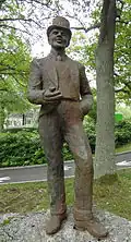 Kalle Nämdeman statue in Eskilstuna