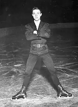 Karl Schäfer performs an outside edge spread eagle