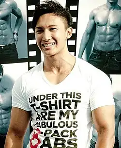 8 Days Magazine Shirtless Guy Search 2011.