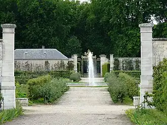 The central alleyway