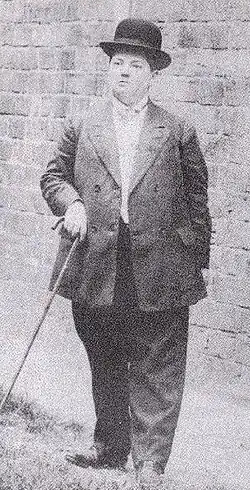 Pelletier dressed like a man to distance herself from femininity, a concept that she saw as a sign of the oppression of women.