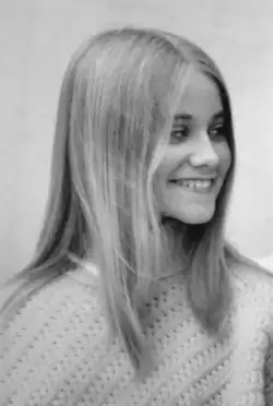 A 1971 photograph of Maureen McCormick as part of a 1971 The Brady Bunch promotional campaign.
