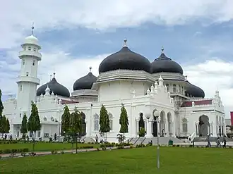 Image 64Baiturrahman Mosque in Aceh, a most popular and fine example of Islamic art and architecture in Indonesia (from Tourism in Indonesia)