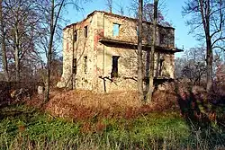 Dilapidated manor from the 16th century