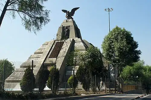 Eagle sculpture atop the Monumento a la Raza
