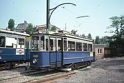 The Amsterdam motor car 465 and 757 at the Haarlemmermeer station.
