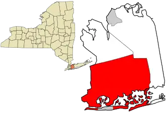 Location of Hempstead in Nassau County (right), and location of Nassau County in the State of New York (left)