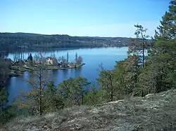 Norra Vi to the left, April 2019.