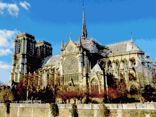 Animation showing the south façade before and after the fire; scaffolding had been erected as part of renovations underway when the fire started