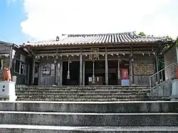 沖宮 鳥居と拝殿