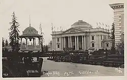 The Oregon State Building was one of the centerpieces of the exhibit and gave the appearance of a state capitol building with a dome roof.