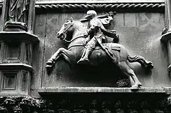 The statue of the civic coat of arms placed above the entrance, in a 1960s photo by Paolo Monti taken from the building in front of the Loggia.