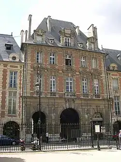 Pavillon du Roi, south side