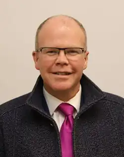 Peadar Tóibín (official portrait) 2020 (cropped).jpg