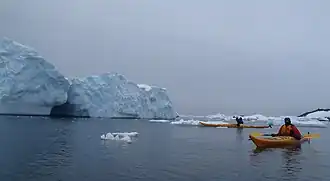 Kayakers around Pléneau Island