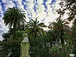 Eduardo Vincenti bust